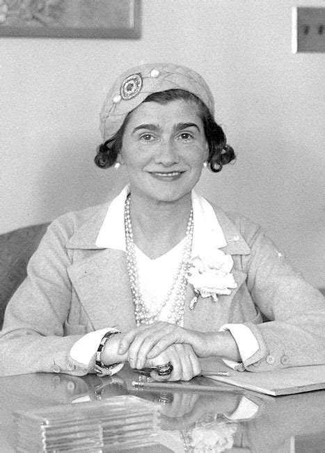 wikipedia coco chanel francais|Coco Chanel life and death.